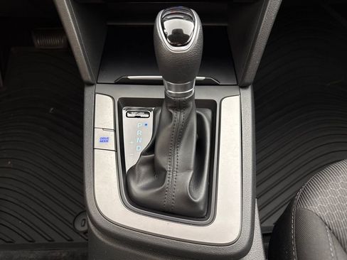 Used 2018 Hyundai Elantra SEL image 17