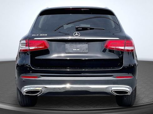 Used 2018 Mercedes-Benz GLC 300 w/ Premium Package image 4