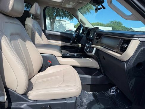 Used 2024 Ford Expedition Max Limited AWD/4WD image 29