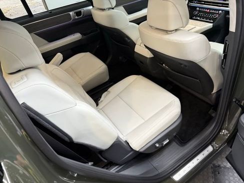 Certified 2025 Hyundai Santa Fe Calligraphy image 39