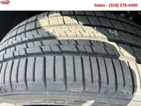 Used 2021 Volkswagen Tiguan SE R-Line AWD/4WD image 25