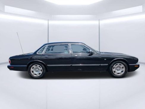 Used 2003 Jaguar XJ8 L RWD image 2