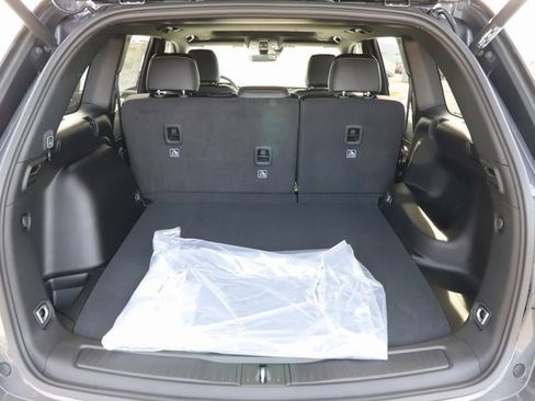 New 2025 Jeep Grand Cherokee Altitude image 7
