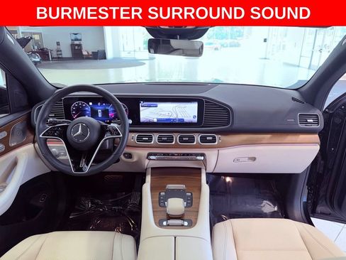 Used 2025 Mercedes-Benz GLS 450 4MATIC image 12