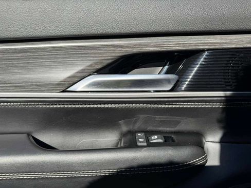 Used 2023 Jeep Wagoneer Series III w/ Convenience Group I AWD/4WD image 18