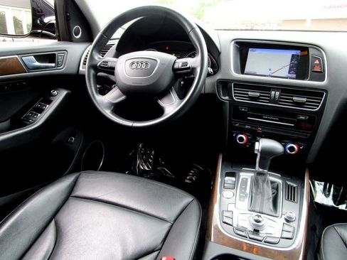 Used 2017 Audi Q5 2.0T Premium Plus w/ Technology Package image 19