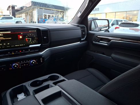Certified 2025 GMC Sierra 1500 Elevation image 16