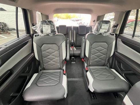 New 2026 Volkswagen Atlas Peak Edition AWD/4WD image 25