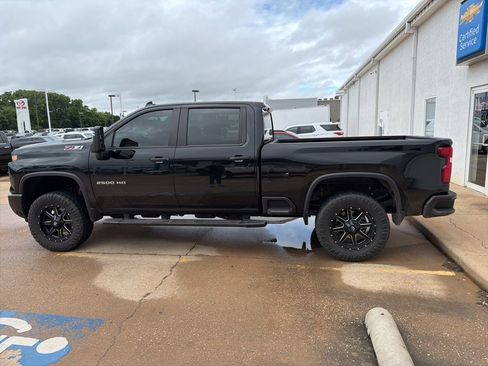 Used 2024 Chevrolet Silverado 2500 Custom w/ Custom Value Package AWD/4WD image 9