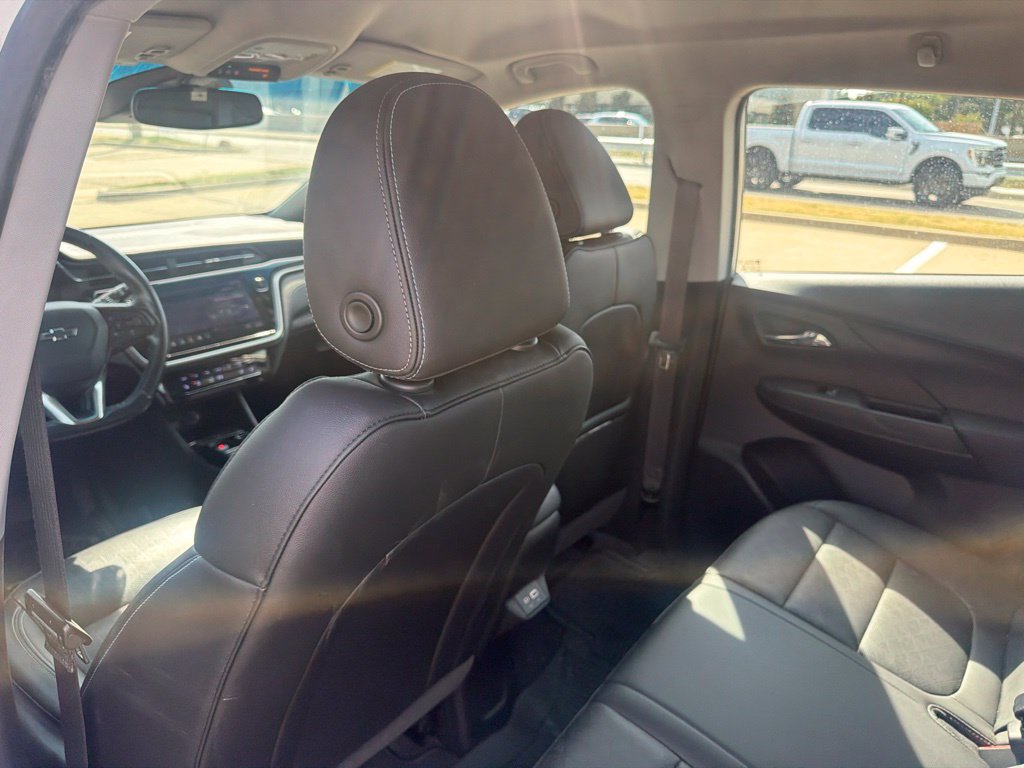 Used 2022 Chevrolet Bolt LT w/ Infotainment Package FWD image 17
