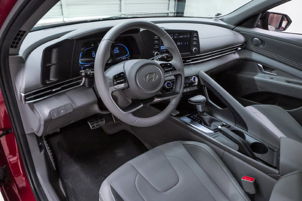 Certified 2026 Hyundai Elantra Sport FWD image 2