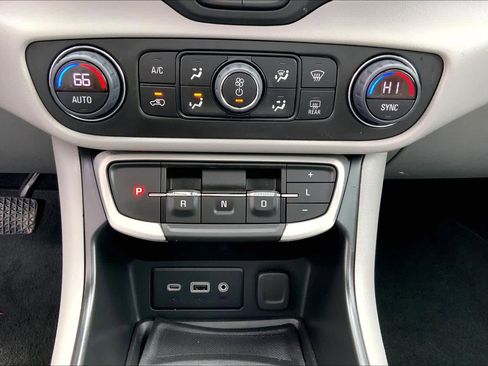 Used 2022 GMC Terrain SLE w/ Driver Convenience Package image 30