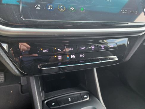 Used 2023 Chevrolet Bolt LT FWD image 13