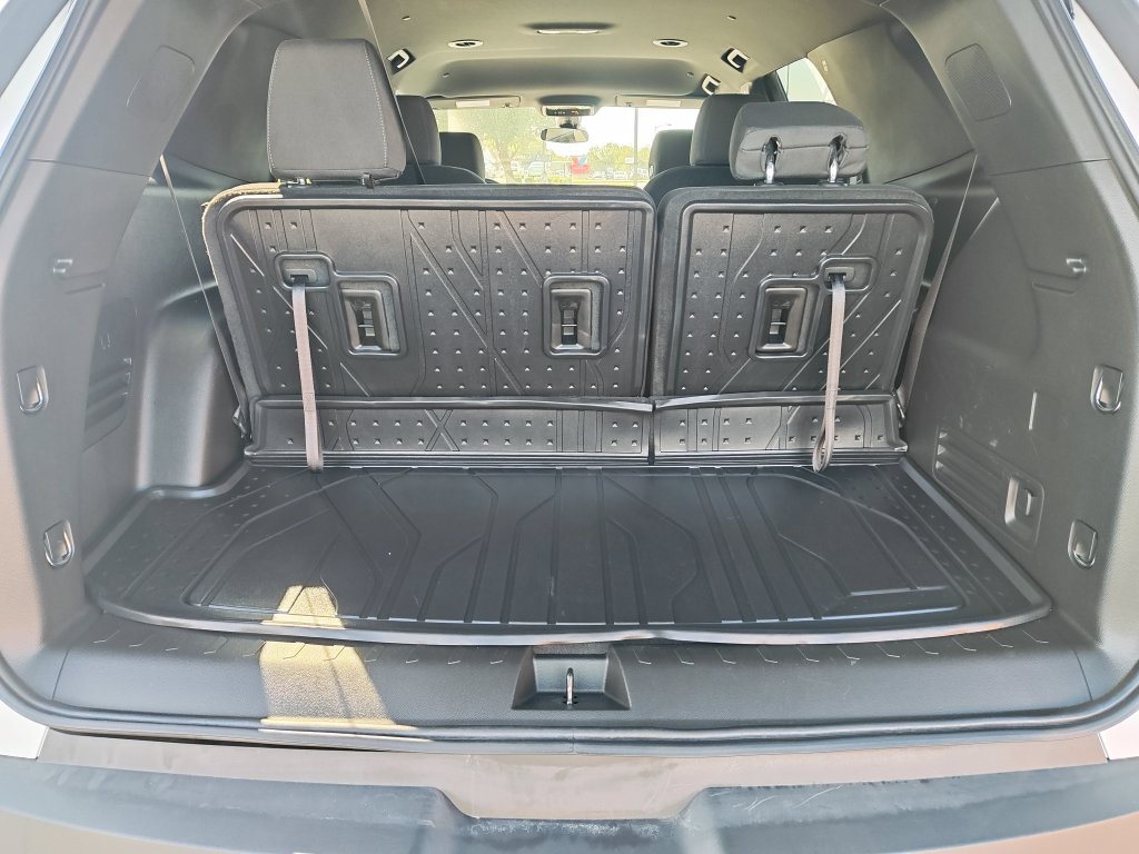 Used 2023 Chevrolet Traverse LT w/ LPO, Floor Liner Package AWD/4WD image 11