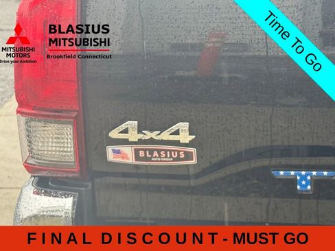 Used 2023 Toyota Tacoma SR5 AWD/4WD image 9