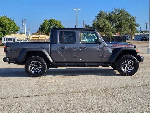 Used 2025 Jeep Gladiator Rubicon w/ Convenience Group image 8