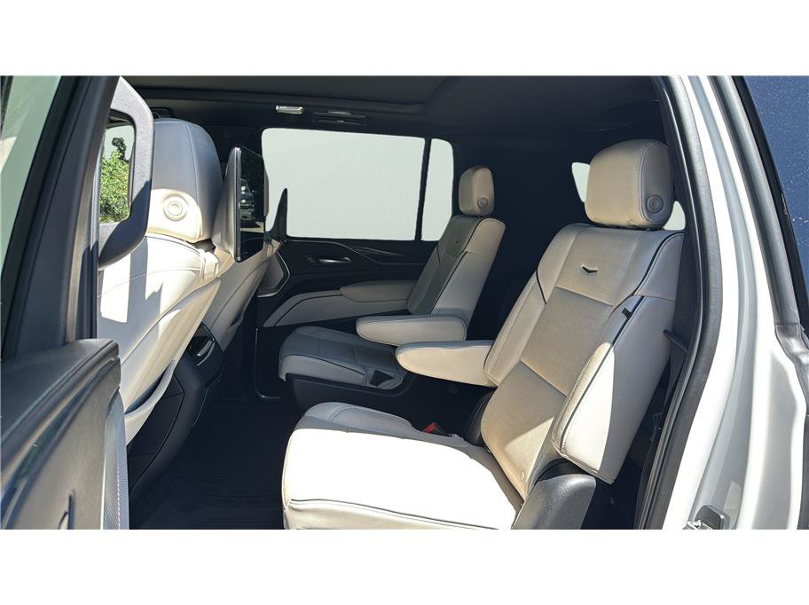 Used 2021 Cadillac Escalade ESV Sport w/ Driver Assist Tech Package AWD/4WD image 11