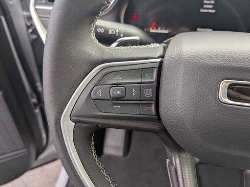 New 2025 Jeep Grand Cherokee Altitude AWD/4WD image 11