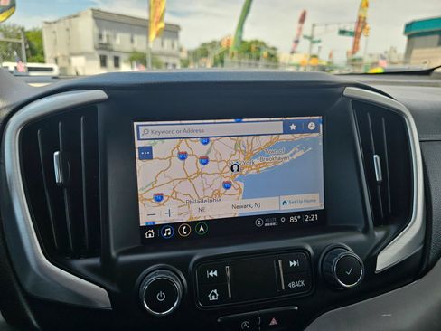 Used 2023 GMC Terrain SLT w/ Infotainment Package II AWD/4WD image 24