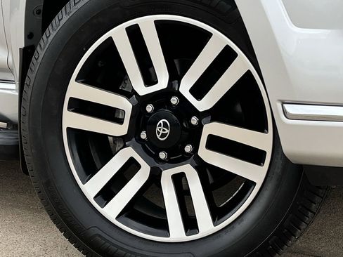 Used 2023 Toyota 4Runner Limited AWD/4WD image 28