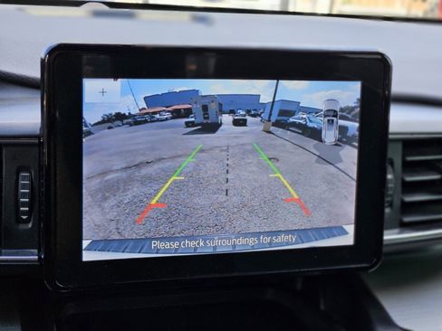 Used 2020 Ford Explorer XLT w/ Equipment Group 202A image 22