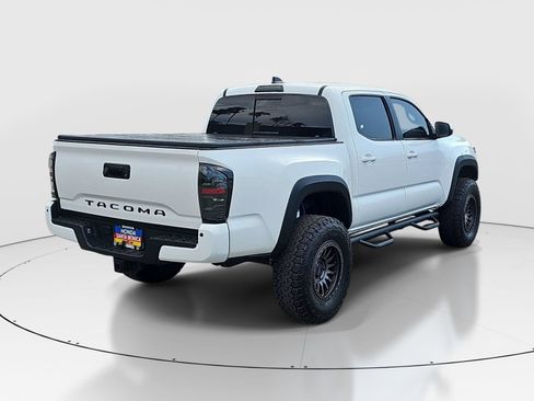 Used 2022 Toyota Tacoma TRD Sport w/ Technology Package AWD/4WD image 5