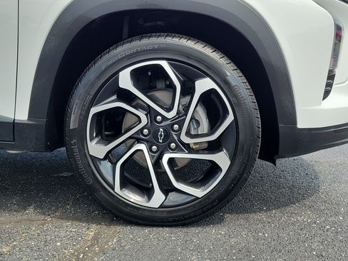 Used 2024 Chevrolet Trax RS w/ Driver Confidence Package FWD image 5