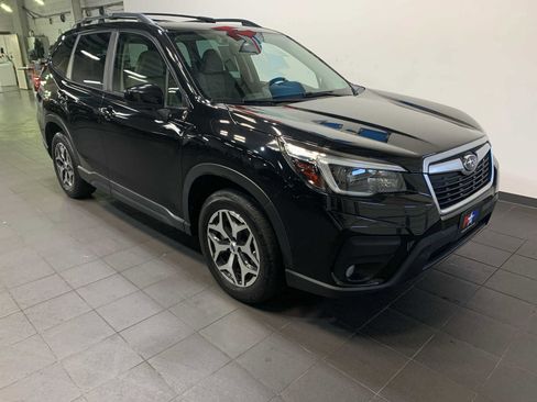 Used 2021 Subaru Forester Premium image 2