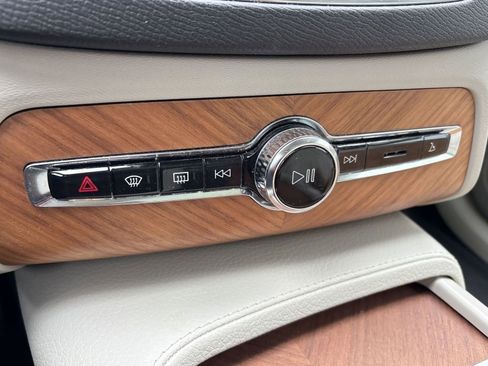 Certified 2022 Volvo XC90 T8 Inscription Expression image 18