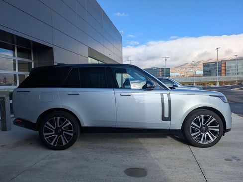 Used 2023 Land Rover Range Rover SE image 5