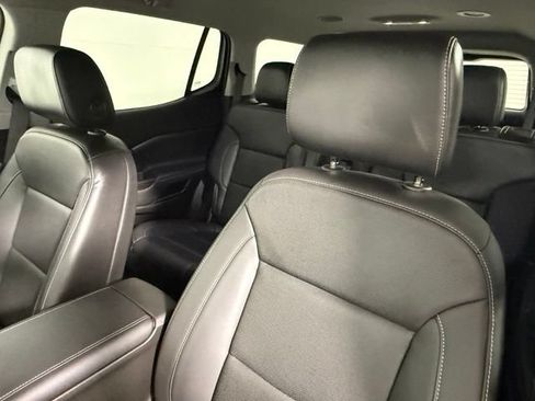 Used 2023 GMC Acadia SLT FWD image 32