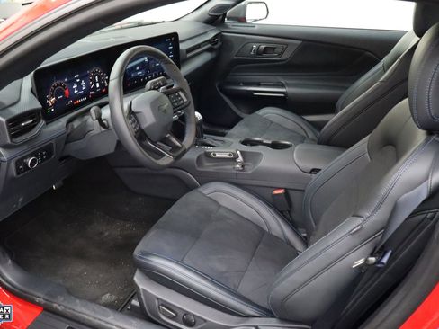 Used 2025 Ford Mustang Dark Horse image 23