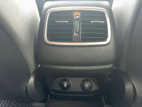 Used 2020 Kia Sorento S image 11