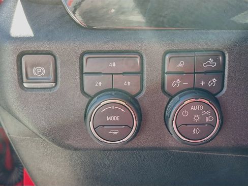 Used 2025 Chevrolet Silverado 2500 LT w/ Safety Package AWD/4WD image 10