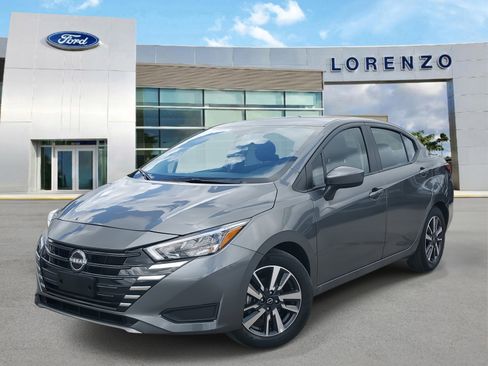 Used 2025 Nissan Versa SV image 1