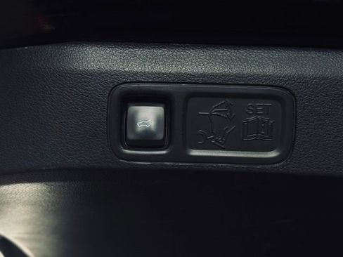 Used 2024 Ford Expedition Max XLT image 13