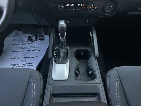 Used 2024 Nissan Frontier SV w/ Technology Package RWD image 17