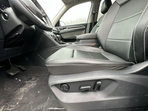 Used 2023 Volkswagen Atlas SE w/ Black Wheel Package image 16