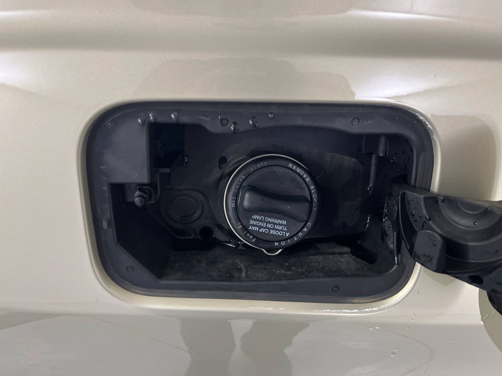 Used 2010 Mercedes-Benz E 350 Sedan image 43