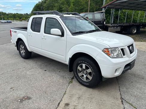 Used 2011 Nissan Frontier PRO-4X w/ Pro-4x Luxury Pkg AWD/4WD image 2