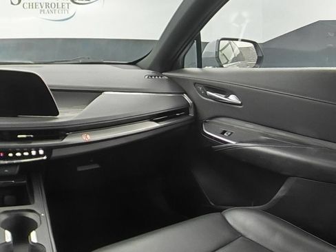 Used 2025 Cadillac XT4 Premium Luxury FWD image 15