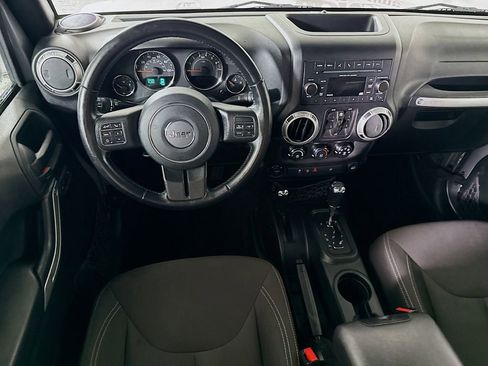 Used 2018 Jeep Wrangler Unlimited Sahara w/ Connectivity Group image 3