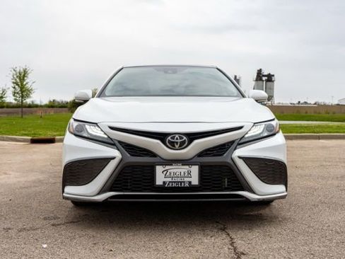 Used 2021 Toyota Camry XSE w/ Blackout Package (TMS) FWD image 2