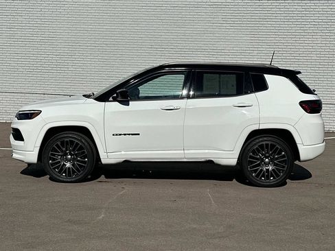 Used 2024 Jeep Compass Limited w/ High Altitude Package AWD/4WD image 2