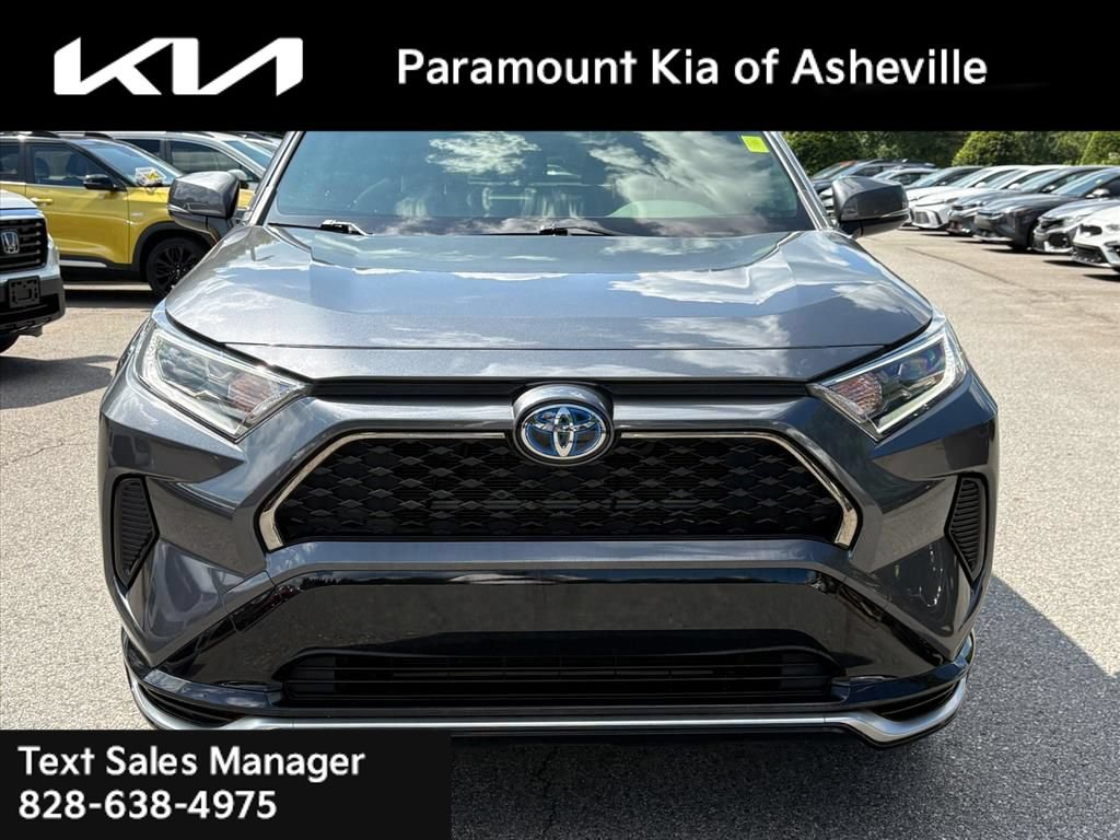 Used 2021 Toyota RAV4 SE w/ Weather & Moonroof Package AWD/4WD image 2
