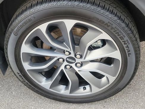 Used 2022 Lincoln Nautilus Reserve w/ Luxury Package image 33