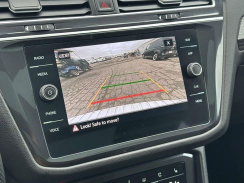Certified 2024 Volkswagen Tiguan SEL R-Line image 30