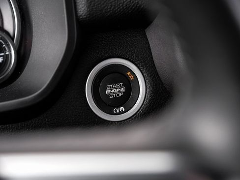 Used 2021 RAM 1500 Laramie image 30