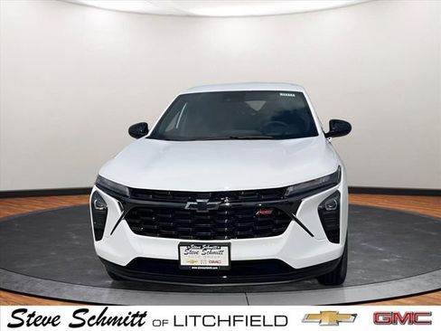 Used 2025 Chevrolet Trax RS w/ Driver Confidence Package image 3