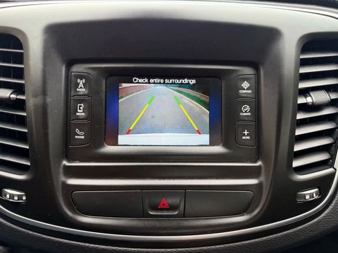 Used 2015 Chrysler 200 Limited w/ Convenience Group image 22